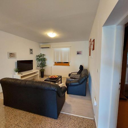 Apartment Luisa Porec Exterior photo